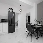 Elegant Muranow Ideal For Remote Work By Renters * Warszawa