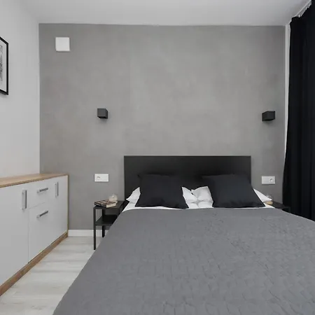 Elegant Muranow Ideal For Remote Work By Renters Апартаменты Варшава