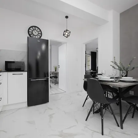 Elegant Muranow Ideal For Remote Work By Renters * ורשה