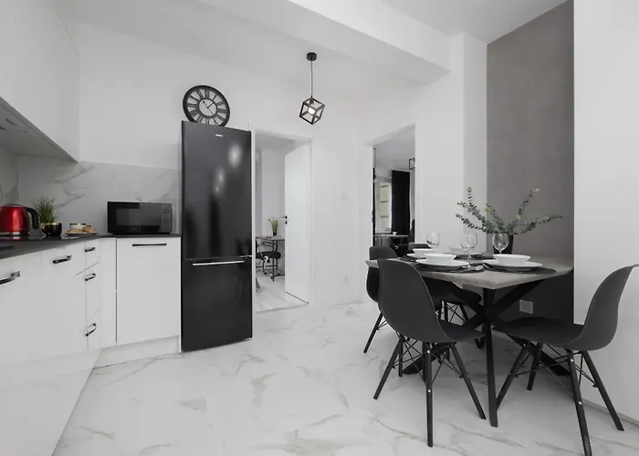 Elegant Muranow Ideal For Remote Work By Renters * Βαρσοβία