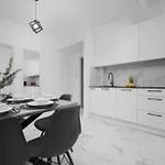 Elegant Muranow Ideal For Remote Work By Renters